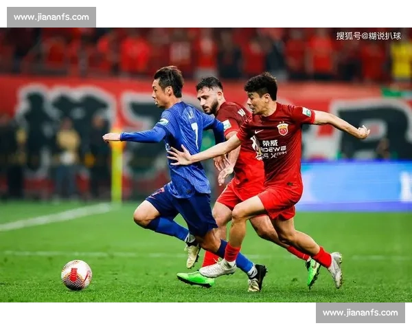 中超第 27 轮综述：双雄险胜守排位，蓉城冲二青岛陷绝境
